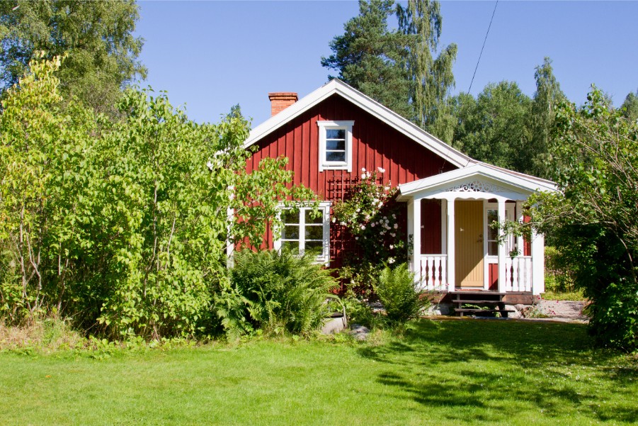 red-cottage-in-wooded-area-paintzen.jpg