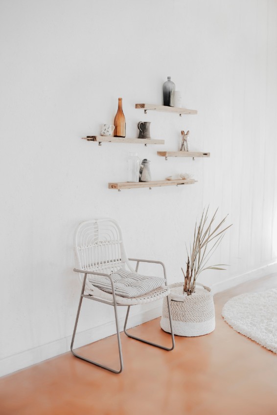 white walls floating shelves