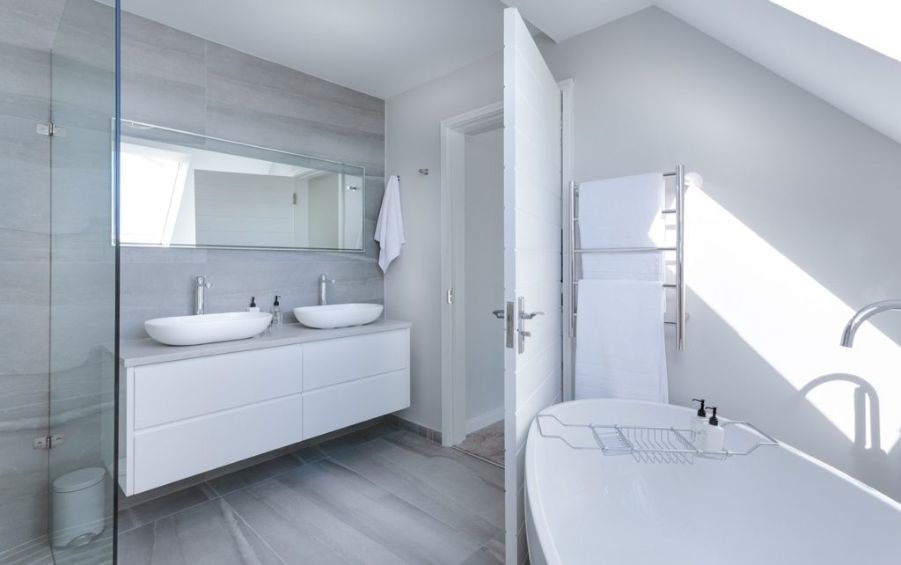 modern minimalist bathroom white