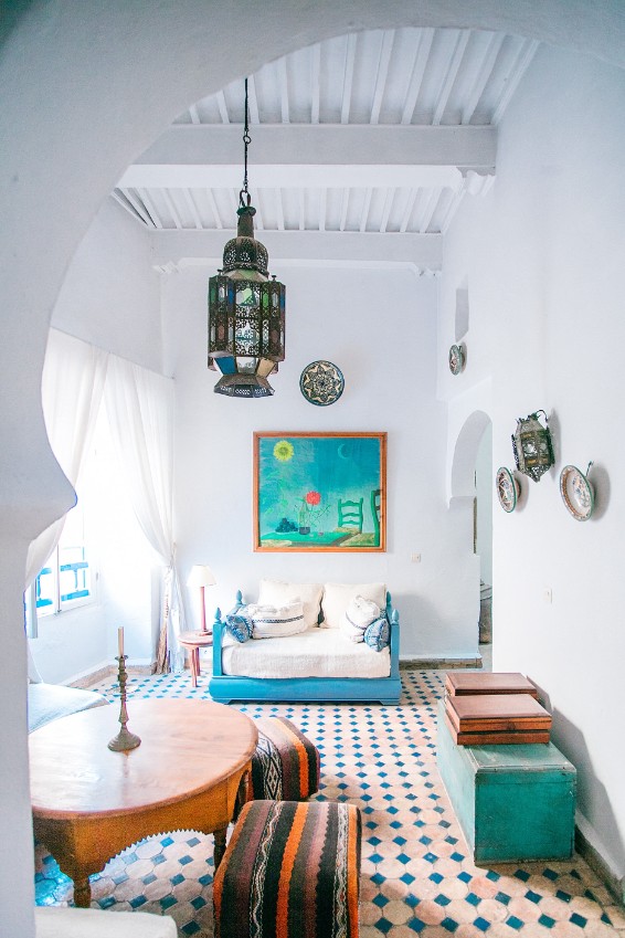 greek bedroom white walls aqua accents