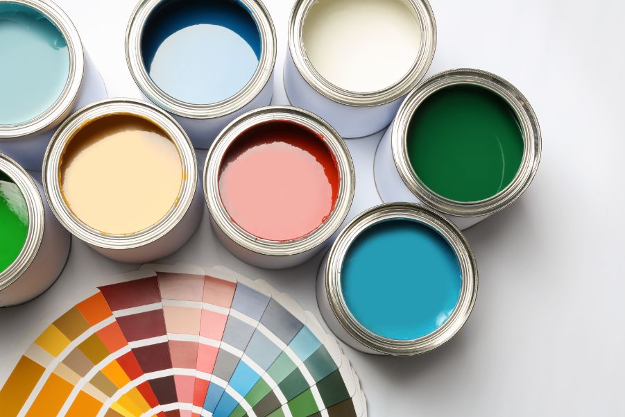 Acrylic vs. Oil Based Paint: What Are The Differences - Paintzen