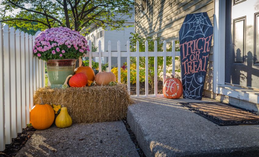 halloween front porch